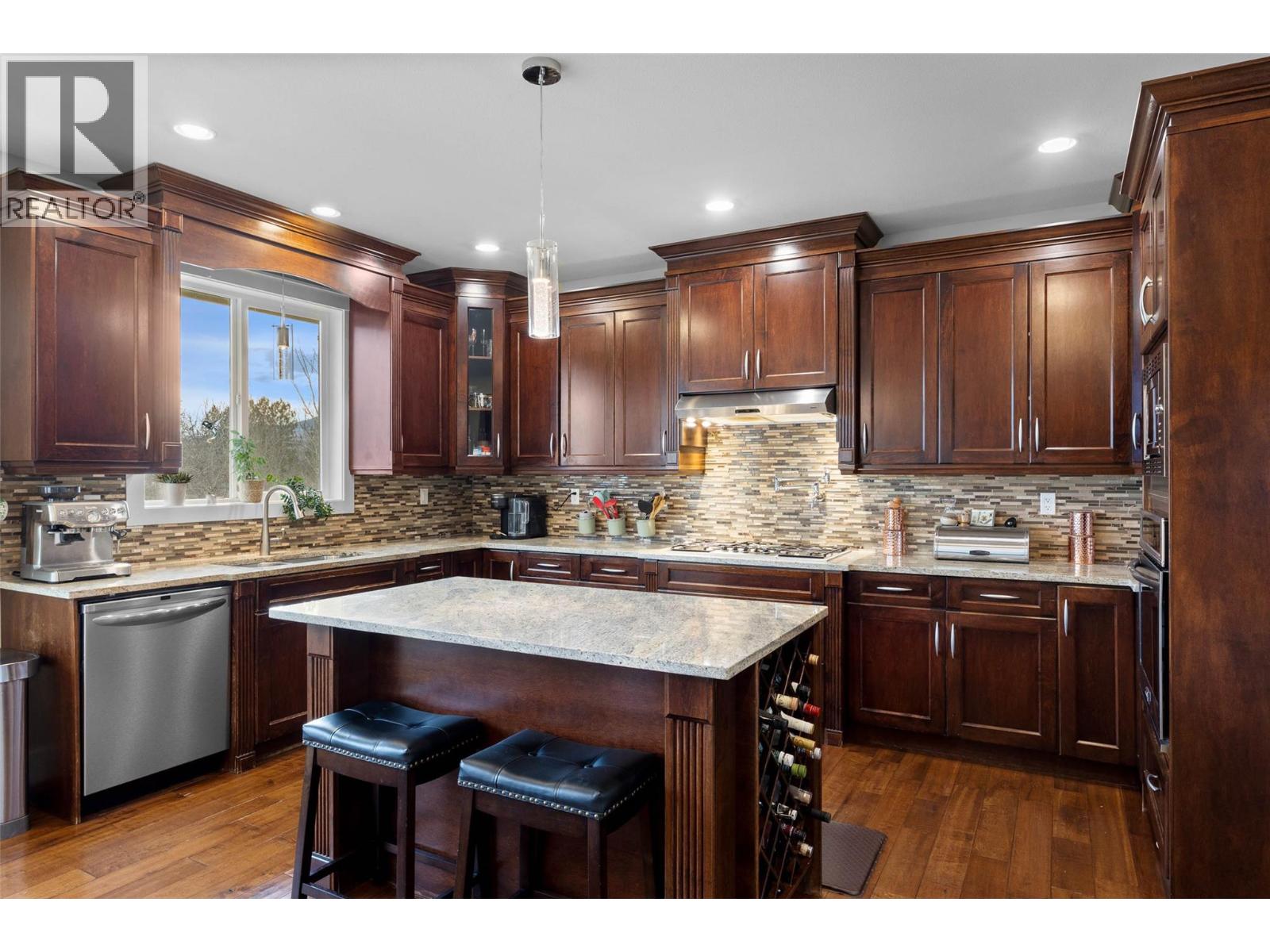 2748 Beachmount Crescent Kamloops Photo 10