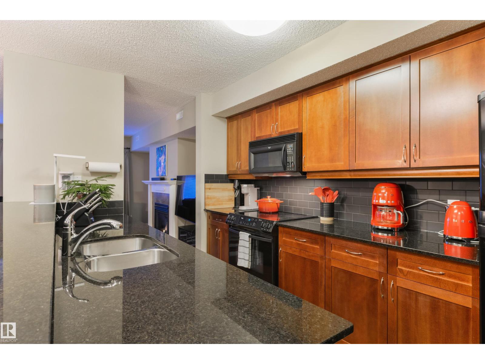 3 9026 Jasper Ave Av Nw, Edmonton, Alberta  T5H 3S8 - Photo 7 - E4484455