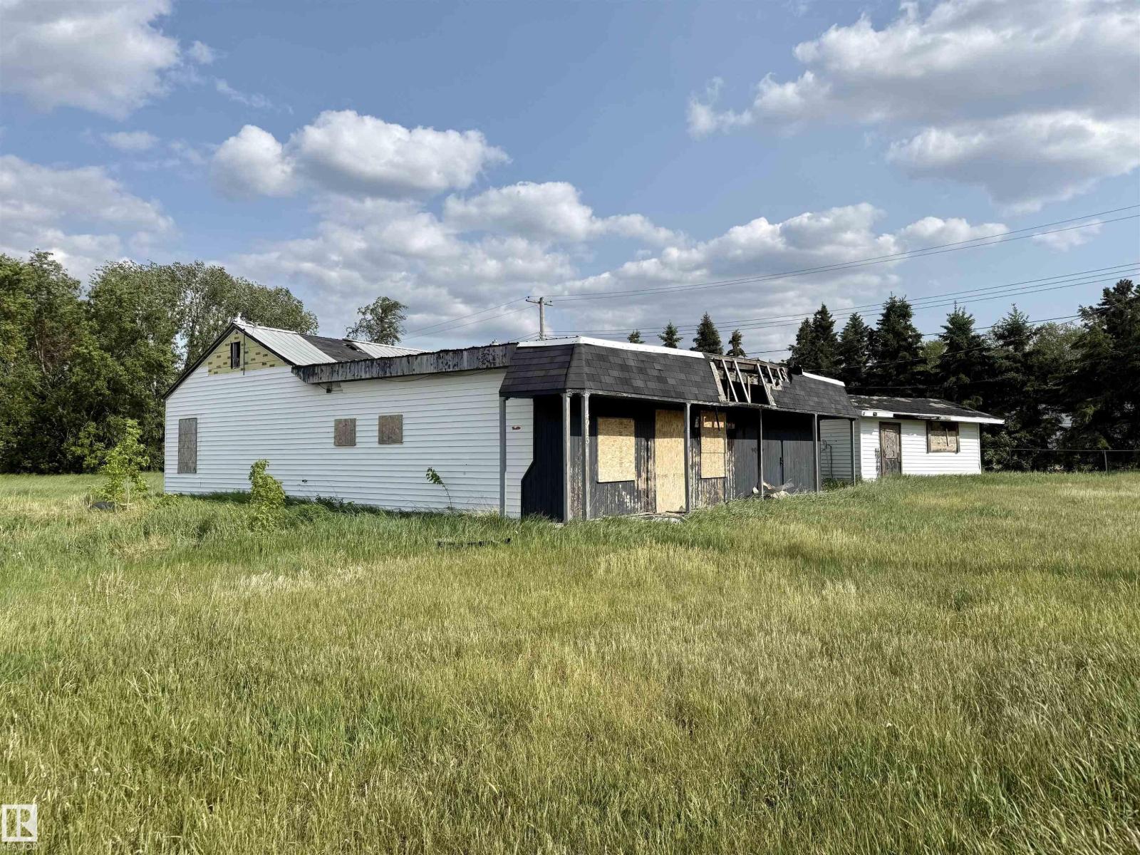 4913 & 4909 49 AV, glendon, Alberta