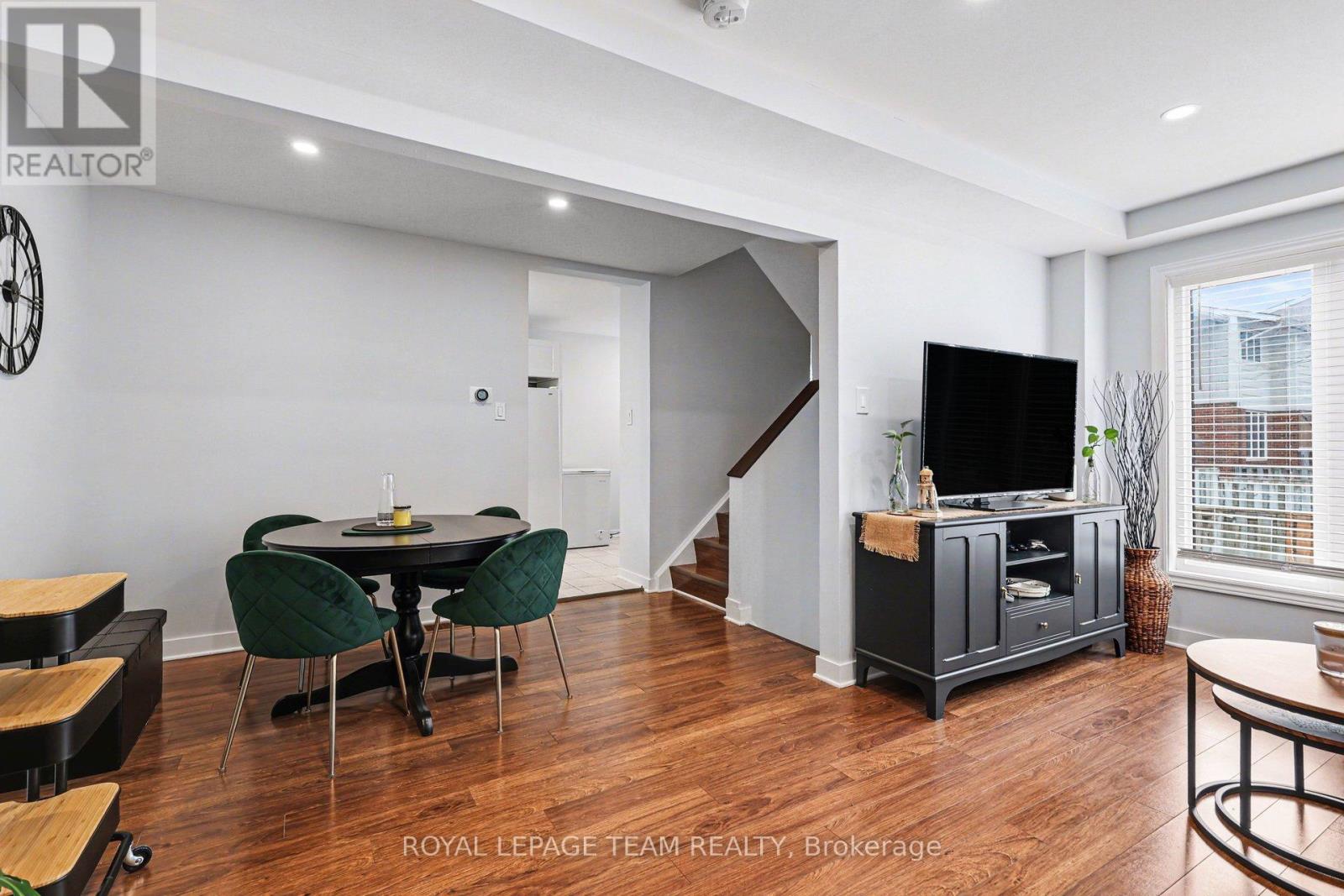 146 Salter Crescent, Ottawa, Ontario  K2K 1Y8 - Photo 3 - X13052544