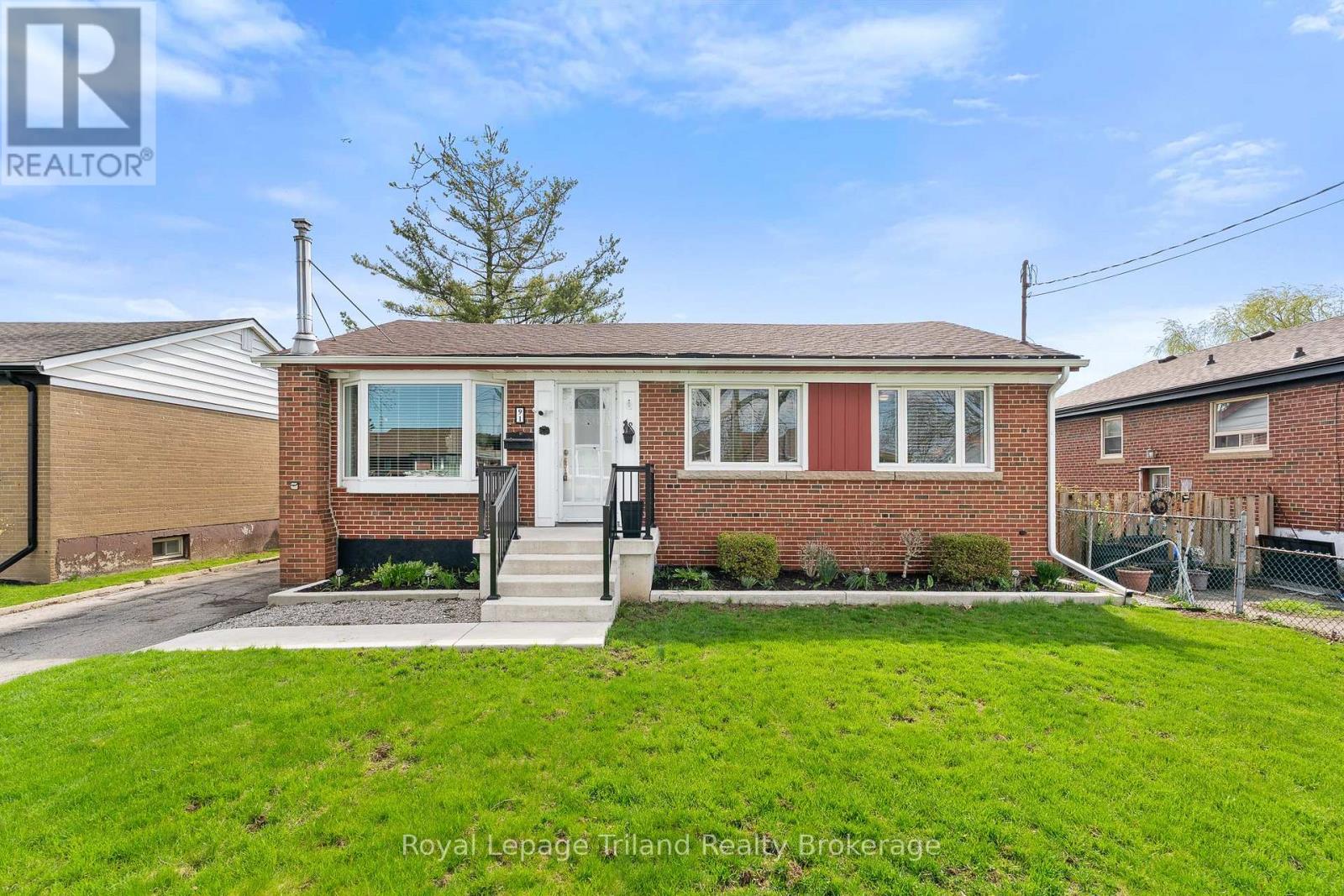 91 Wise Crescent, Hamilton, Ontario  L8T 2L7 - Photo 2 - X13052242