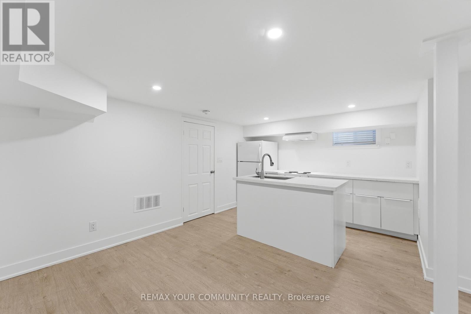 172 Times Road, Toronto, Ontario  M6B 3M6 - Photo 22 - W12780396