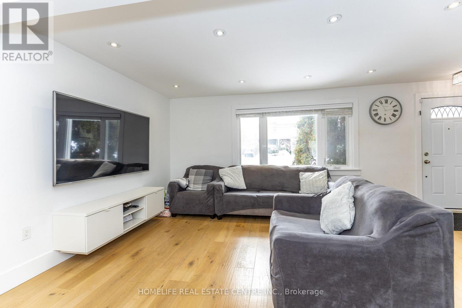 172 Calvington Drive, Toronto, Ontario  M3M 2M9 - Photo 11 - W12977494