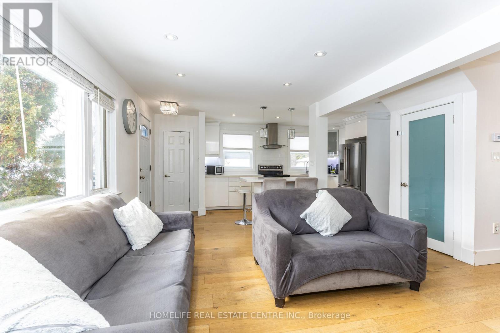 172 Calvington Drive, Toronto, Ontario  M3M 2M9 - Photo 6 - W12977494