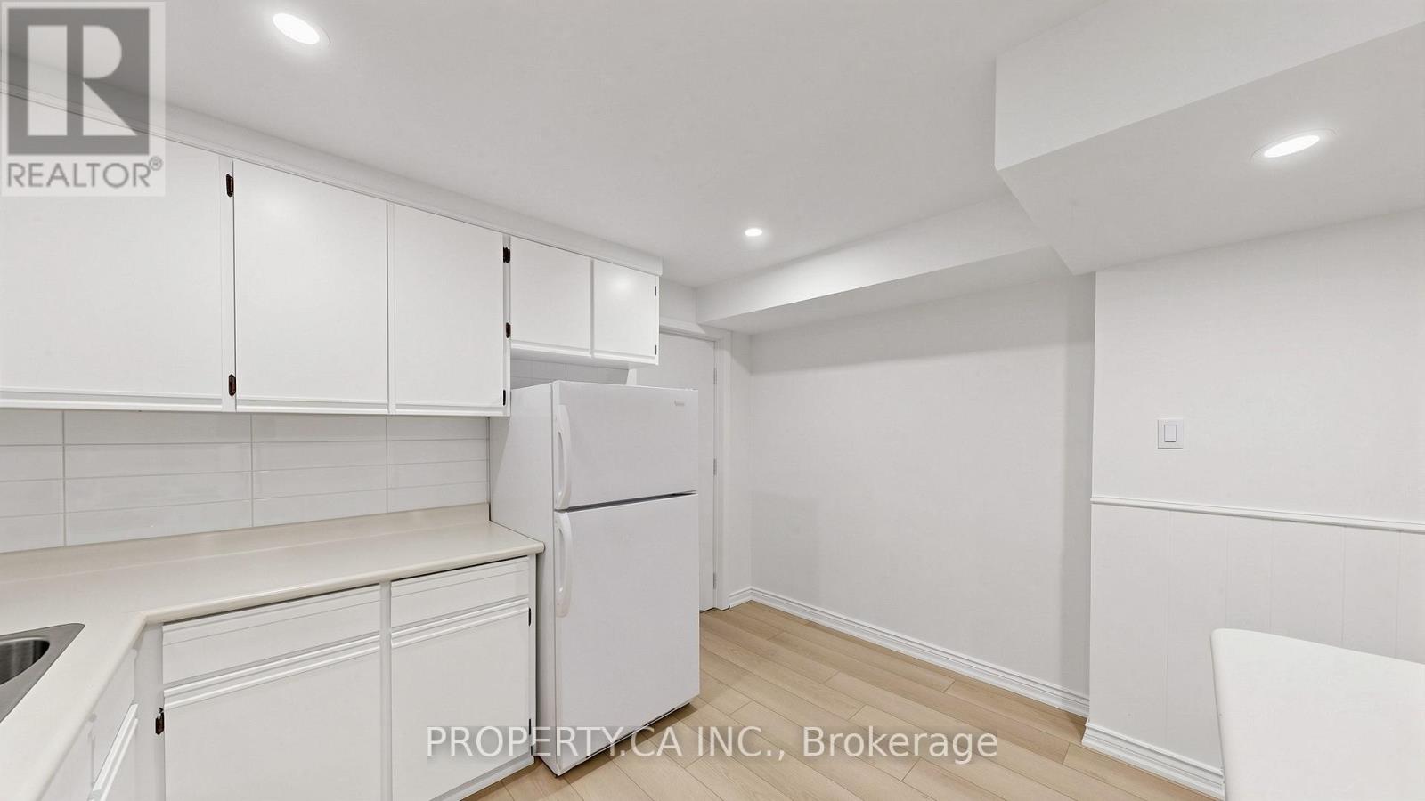 1469 Brentano Boulevard, Mississauga, Ontario  L4X 1A2 - Photo 33 - W13050182