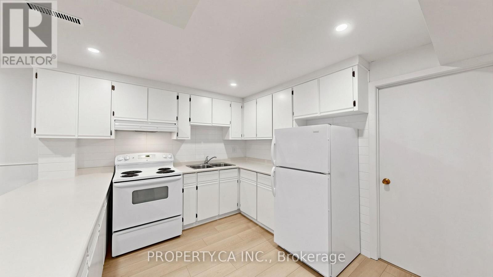 1469 Brentano Boulevard, Mississauga, Ontario  L4X 1A2 - Photo 35 - W13050182