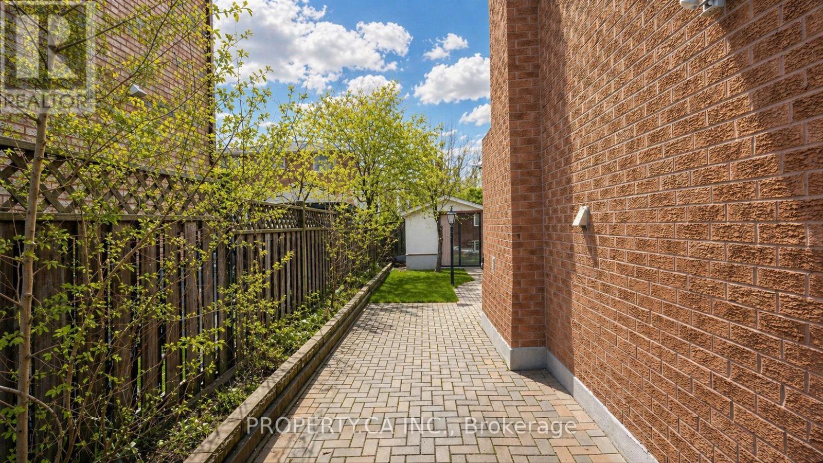 1469 Brentano Boulevard, Mississauga, Ontario  L4X 1A2 - Photo 8 - W13050182