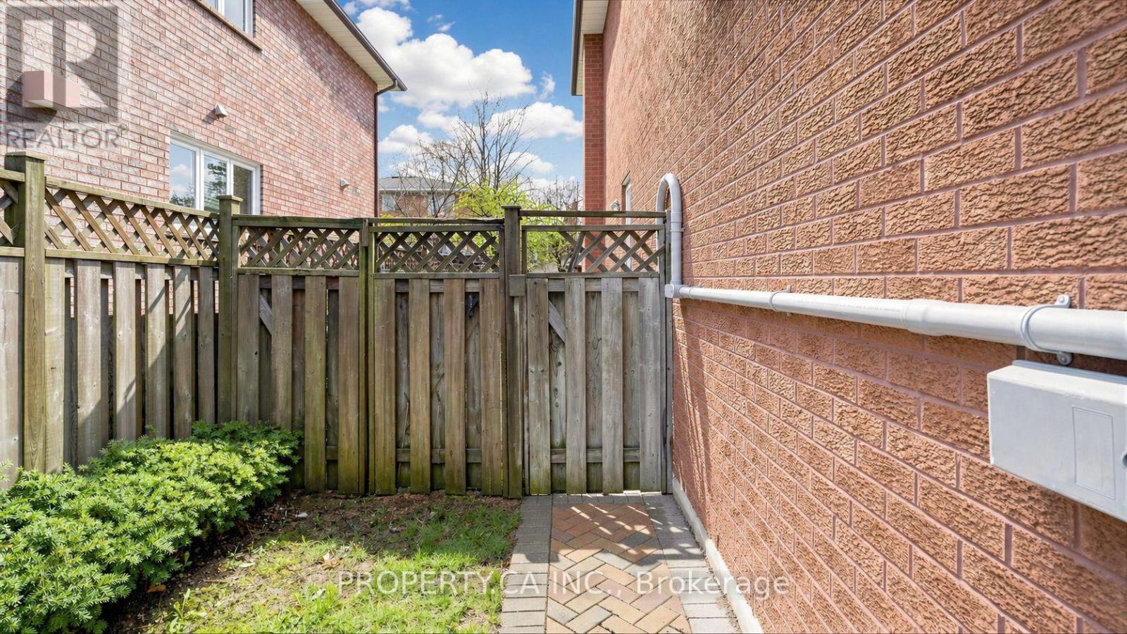 1469 Brentano Boulevard, Mississauga, Ontario  L4X 1A2 - Photo 7 - W13050182