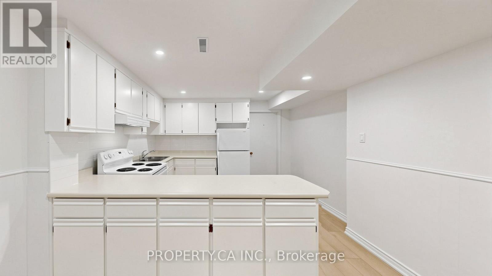 1469 Brentano Boulevard, Mississauga, Ontario  L4X 1A2 - Photo 38 - W13050182