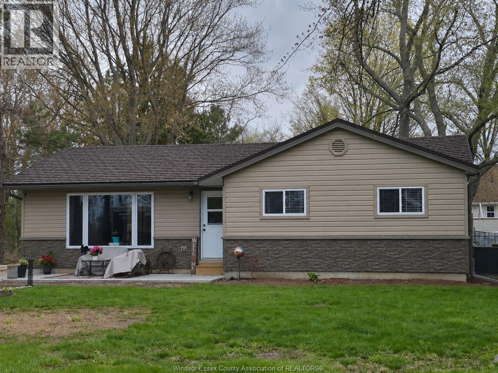 MLS# 26009398: 290 LAKE STREET, Essex, Canada