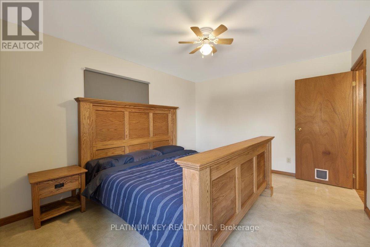 2300 Egremont Drive, Adelaide Metcalfe, Ontario  N7G 3H6 - Photo 18 - X13051422