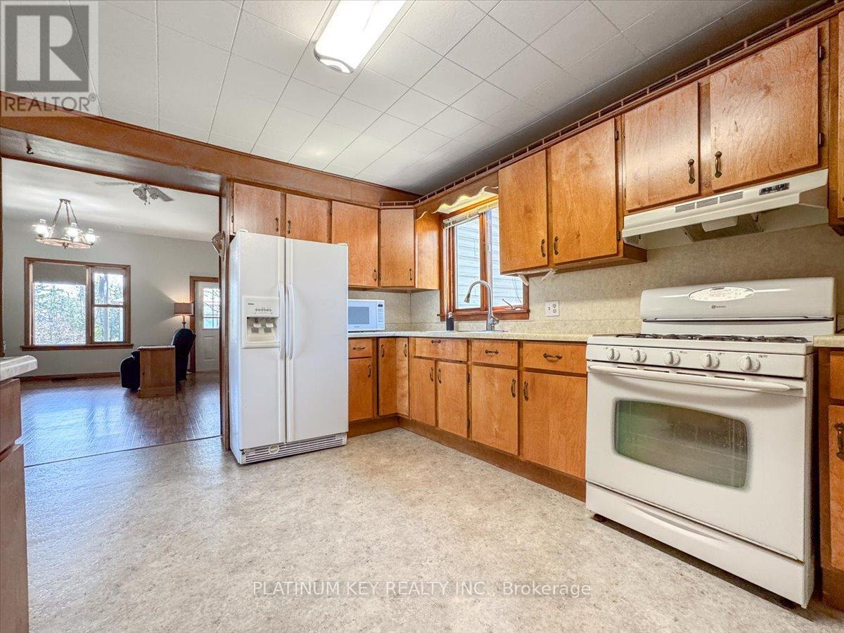 2300 Egremont Drive, Adelaide Metcalfe, Ontario  N7G 3H6 - Photo 12 - X13051422