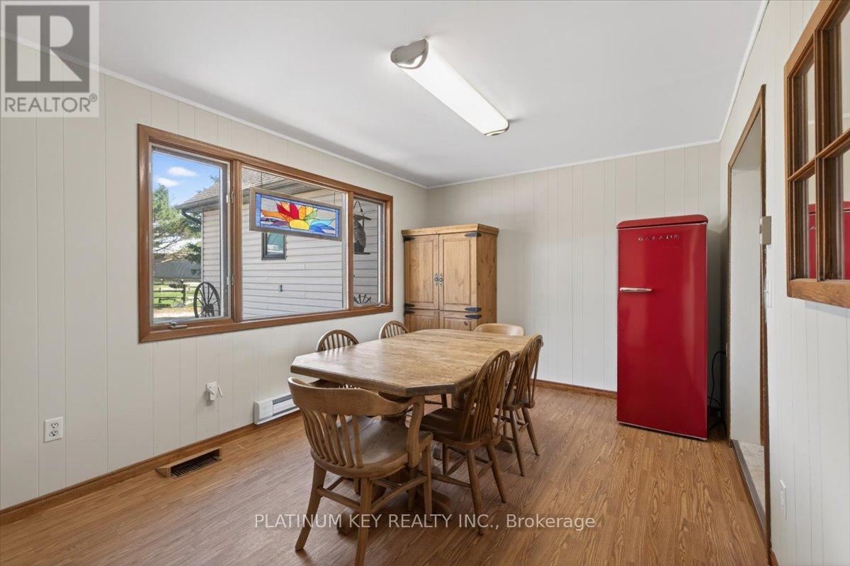 2300 Egremont Drive, Adelaide Metcalfe, Ontario  N7G 3H6 - Photo 15 - X13051422