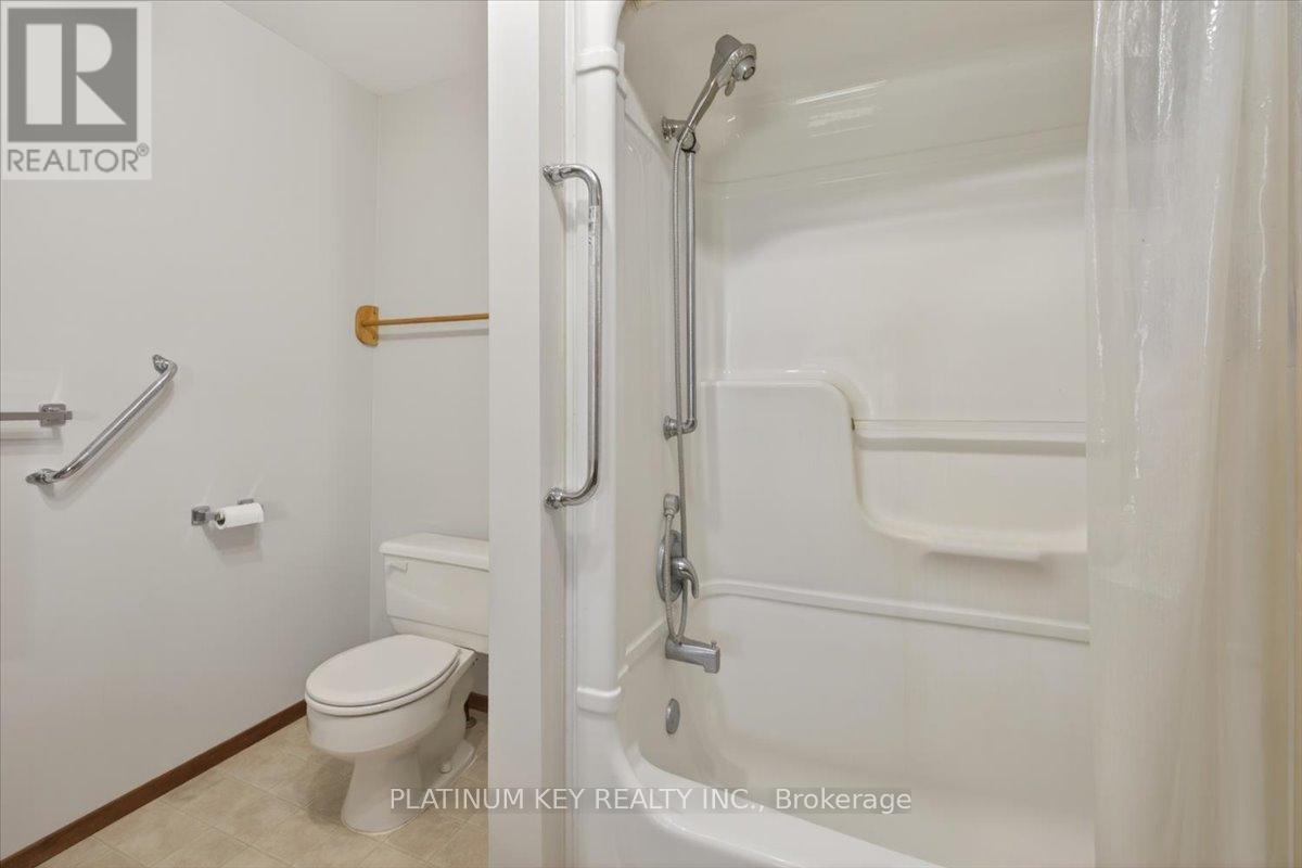 2300 Egremont Drive, Adelaide Metcalfe, Ontario  N7G 3H6 - Photo 11 - X13051422