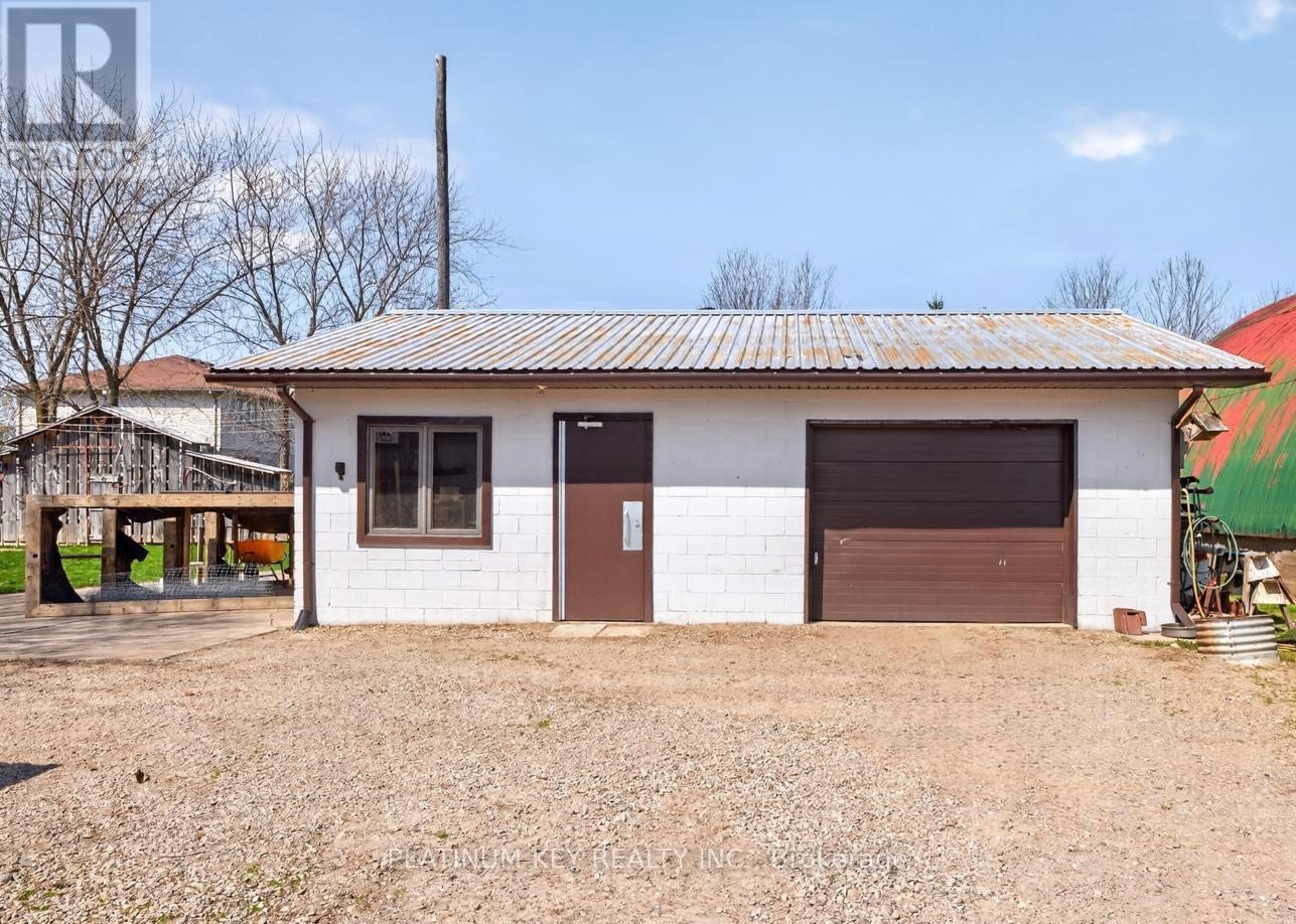 2300 Egremont Drive, Adelaide Metcalfe, Ontario  N7G 3H6 - Photo 25 - X13051422