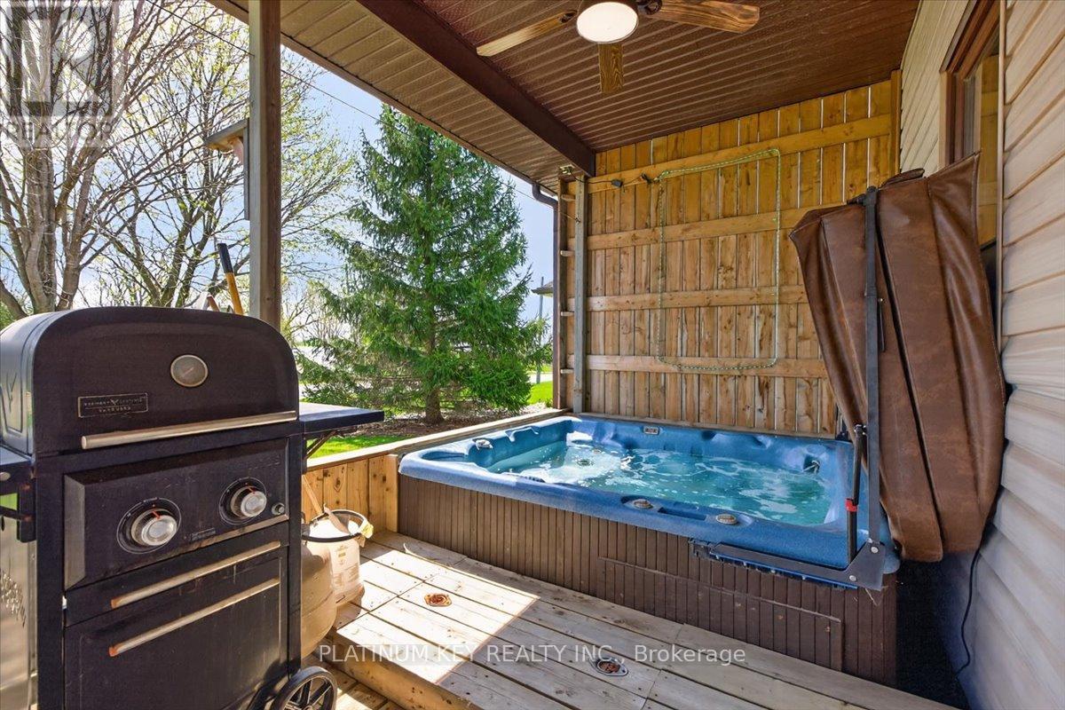 2300 Egremont Drive, Adelaide Metcalfe, Ontario  N7G 3H6 - Photo 6 - X13051422