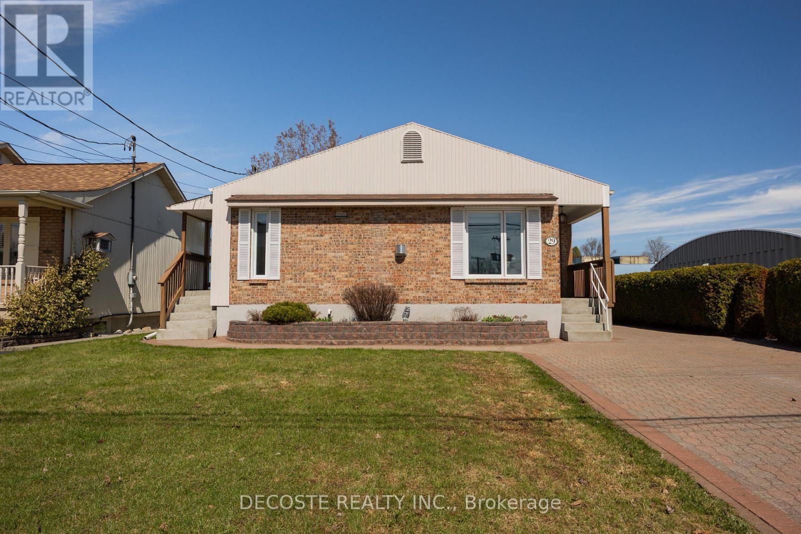 29 Kincardine Street W, North Glengarry, Ontario  K0C 1A0 - Photo 2 - X13052350