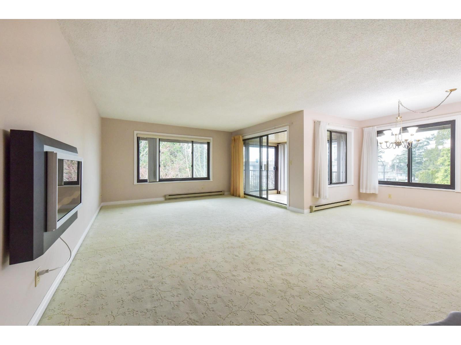 301 15317 Thrift Avenue, White Rock, British Columbia  V4B 2L4 - Photo 20 - R3116013