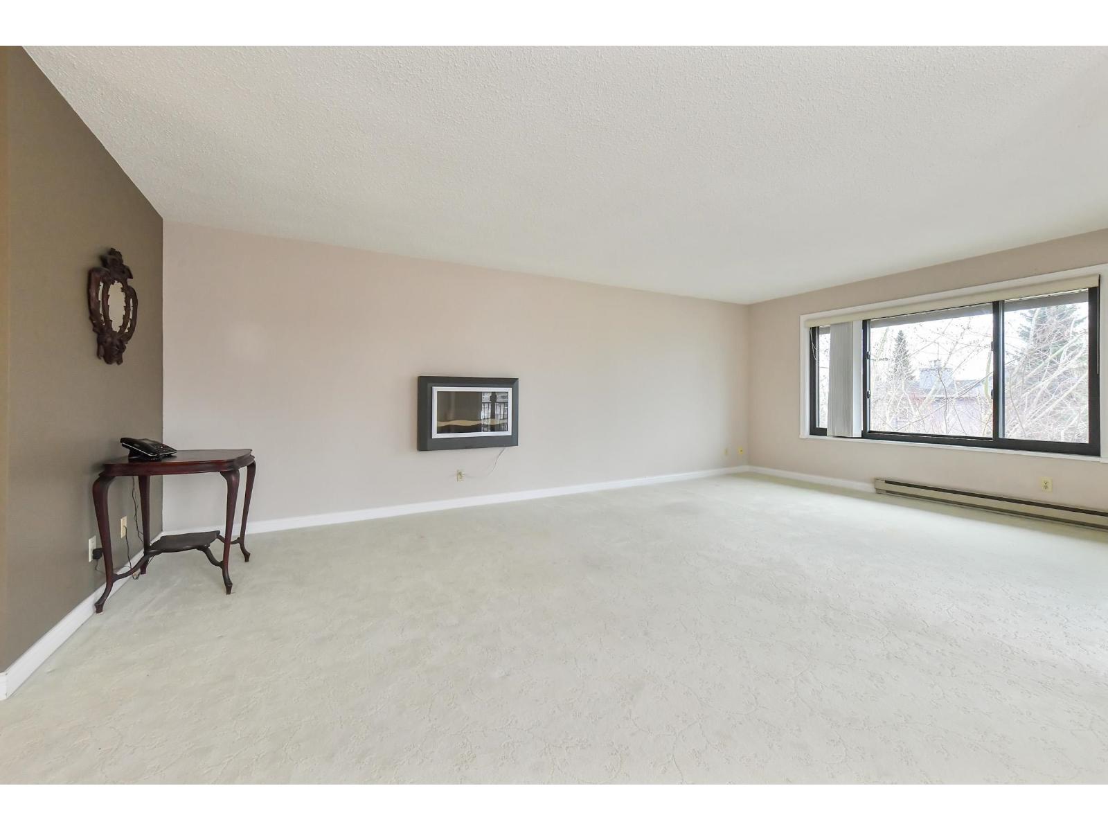 301 15317 Thrift Avenue, White Rock, British Columbia  V4B 2L4 - Photo 3 - R3116013