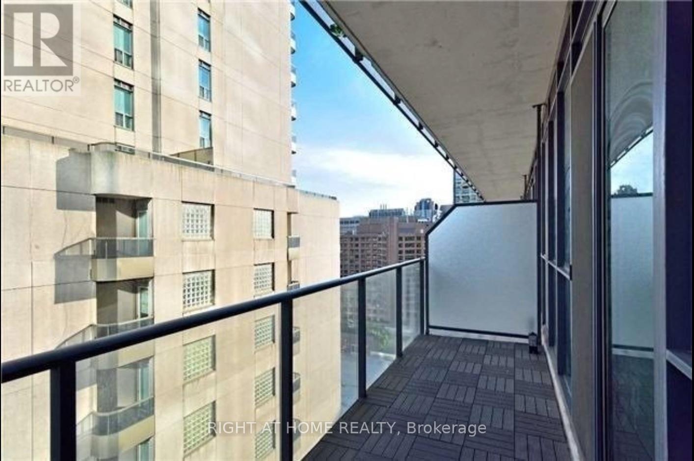 1607 - 770 Bay Street, Toronto, Ontario  M5G 1N6 - Photo 15 - C13052224