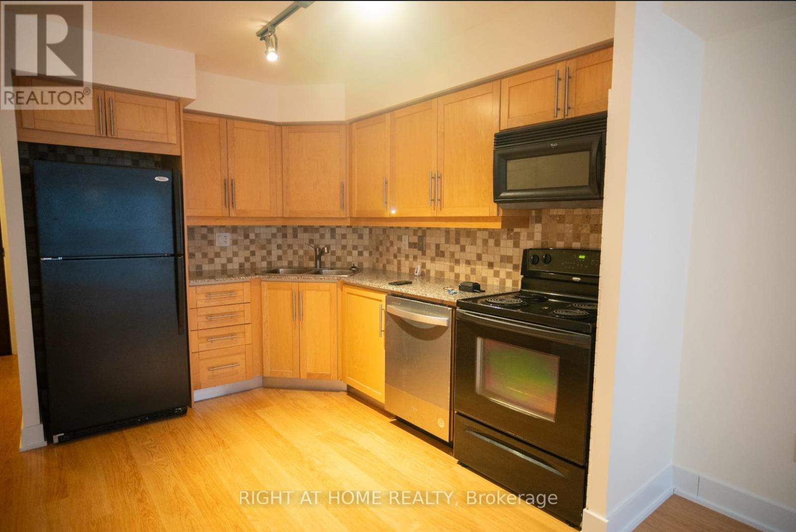 713 - 20 Blue Jays Way, Toronto, Ontario  M5V 3T3 - Photo 2 - C13052322