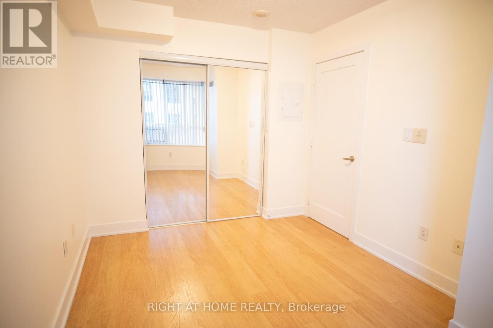 713 - 20 Blue Jays Way, Toronto, Ontario  M5V 3T3 - Photo 4 - C13052322