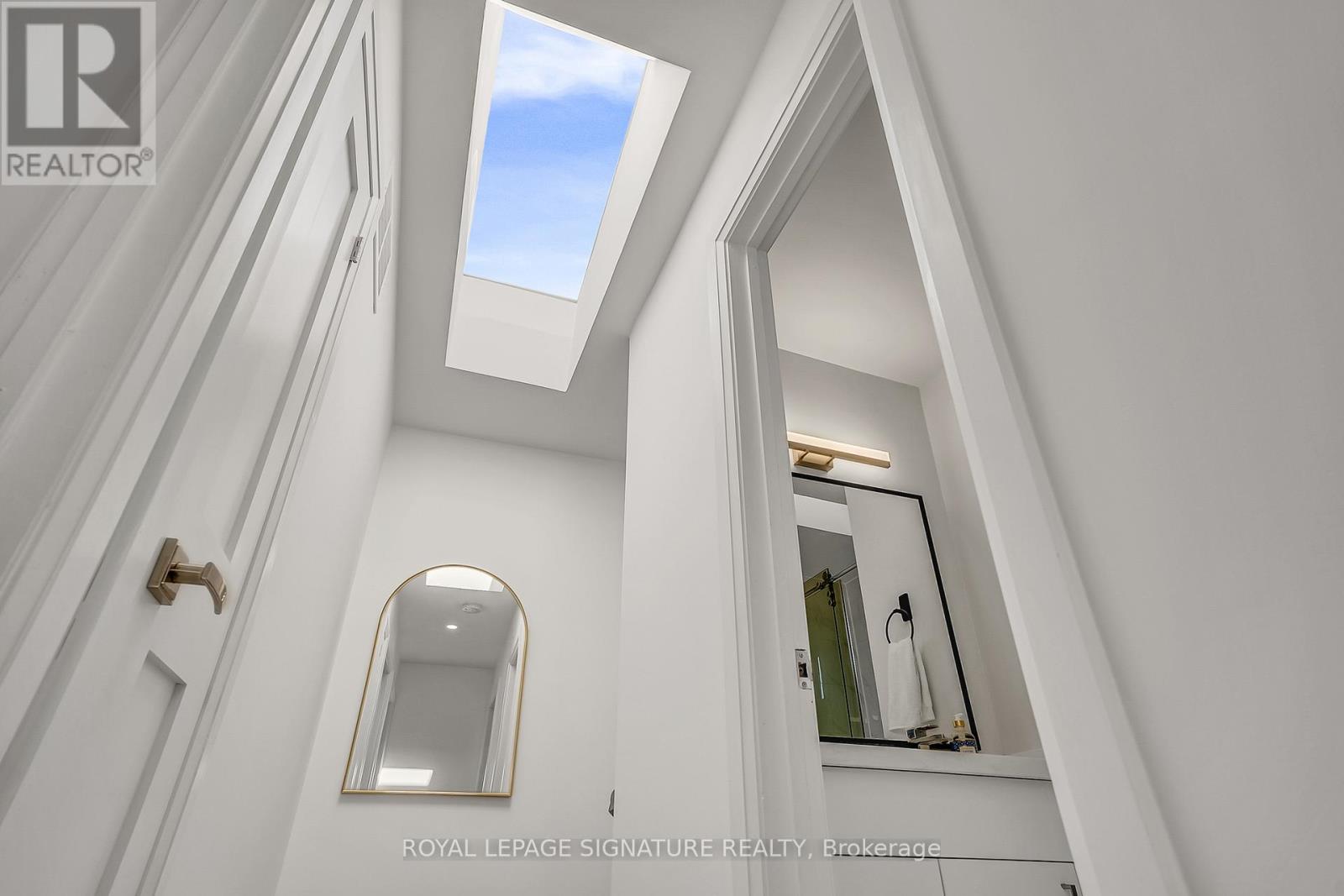 70 Clovelly Avenue, Toronto, Ontario  M6C 1Y3 - Photo 15 - C13052376