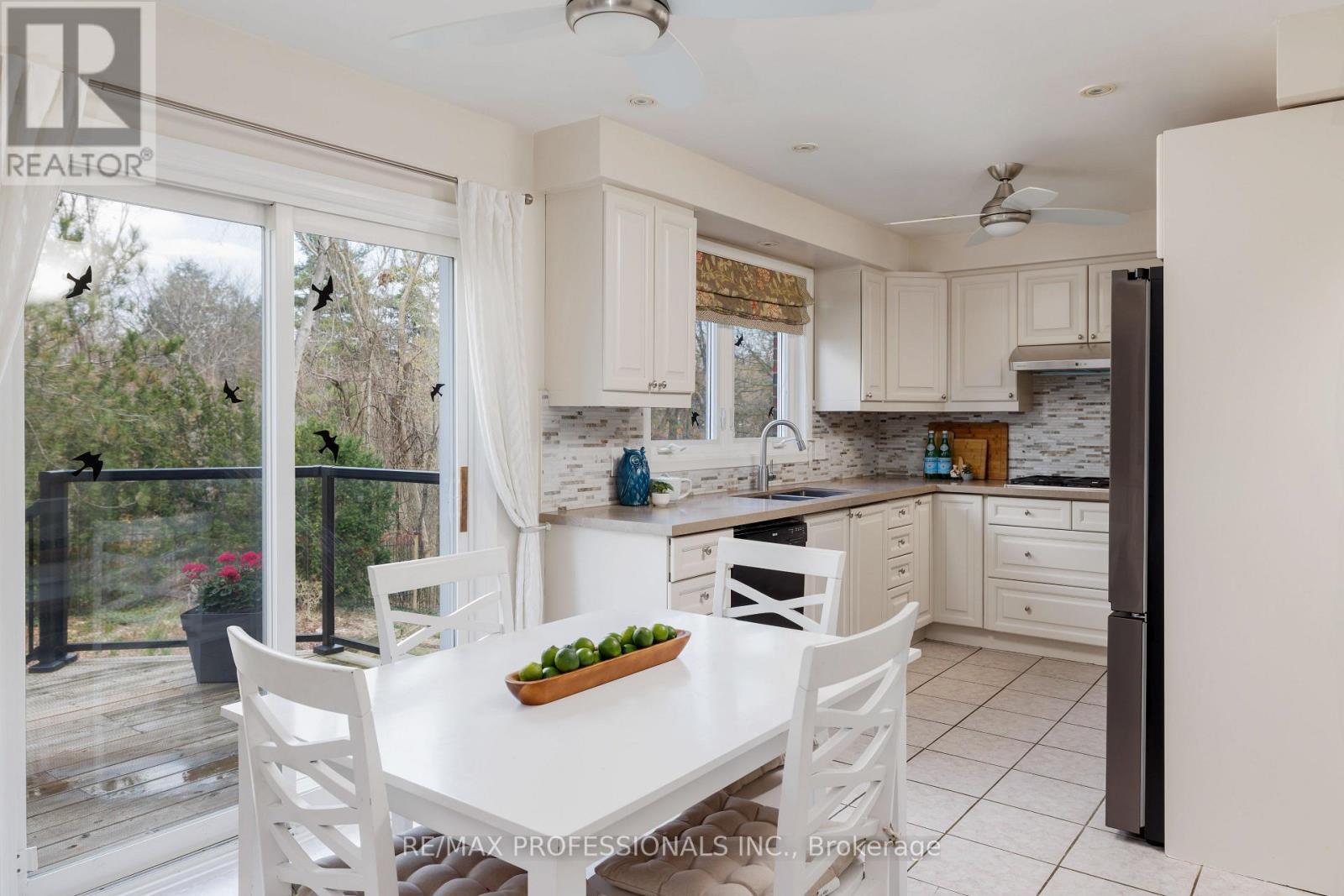 171 Brahms Avenue, Toronto, Ontario  M2H 1H9 - Photo 11 - C13052408