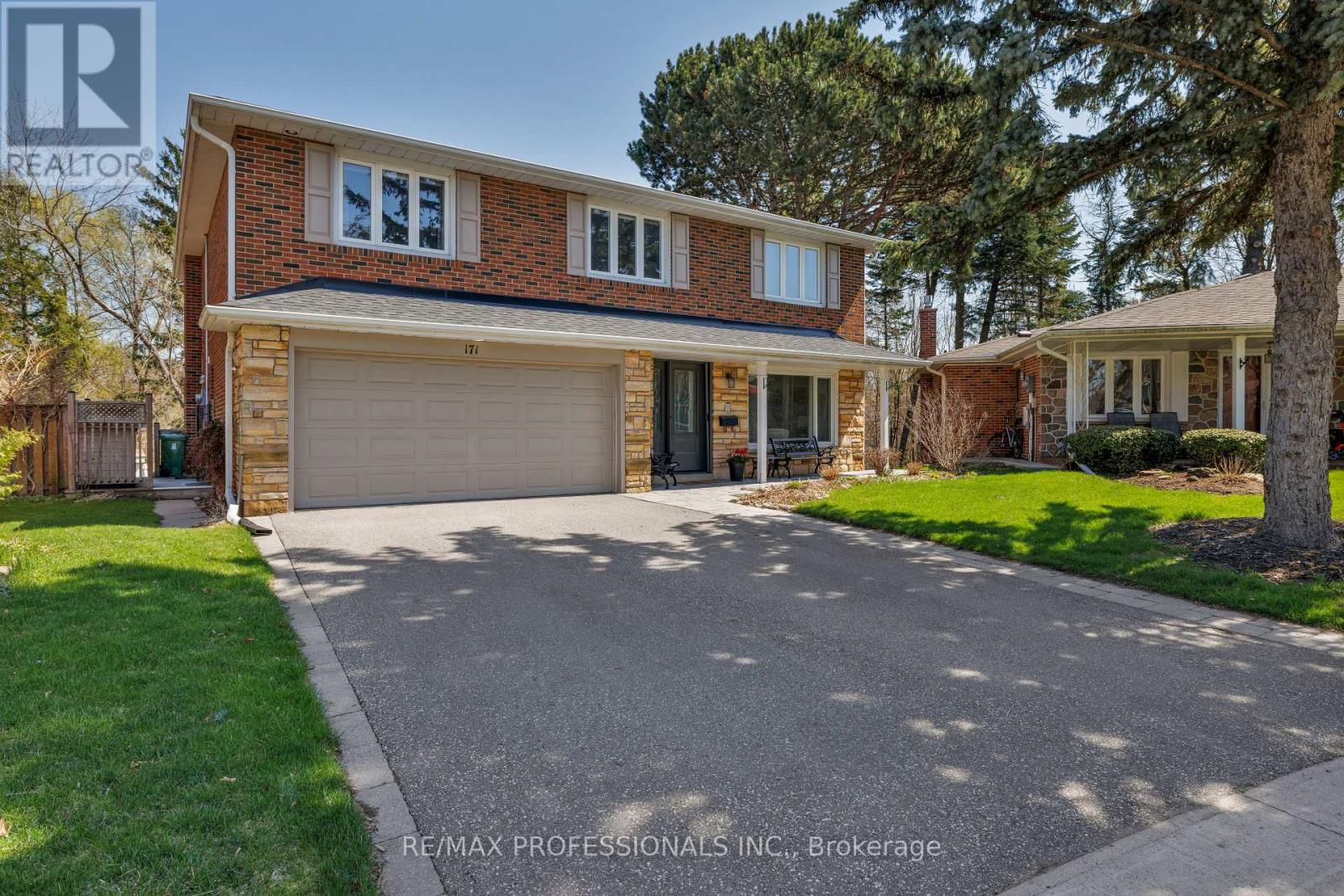 171 Brahms Avenue, Toronto, Ontario  M2H 1H9 - Photo 2 - C13052408