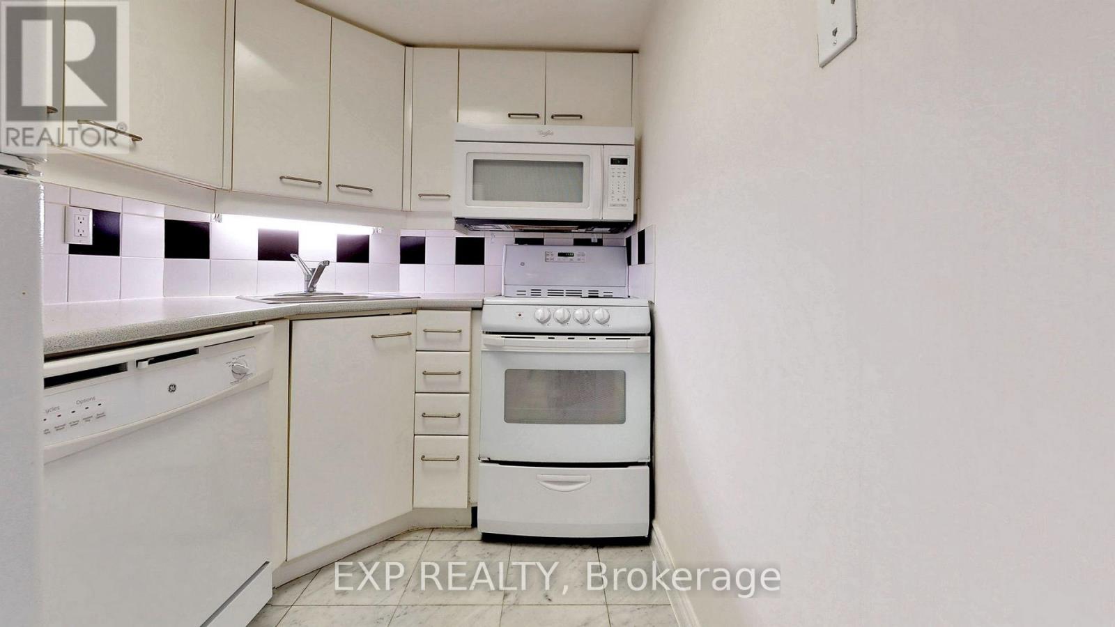 1005 - 38 Elm Street, Toronto, Ontario  M5G 2K5 - Photo 11 - C13052432