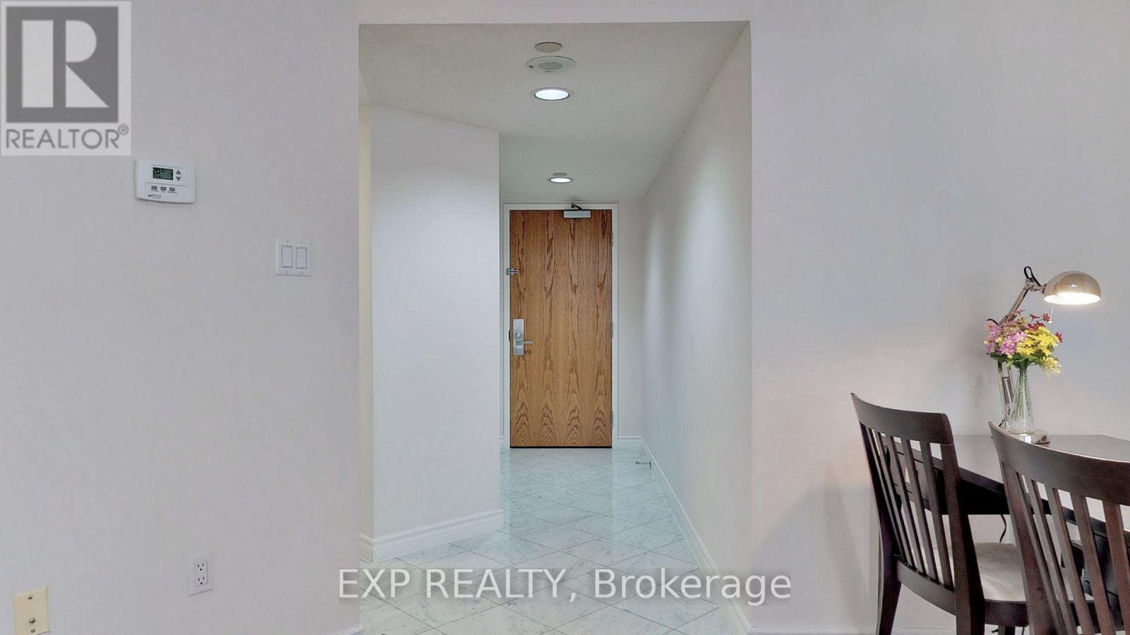 1005 - 38 Elm Street, Toronto, Ontario  M5G 2K5 - Photo 4 - C13052432