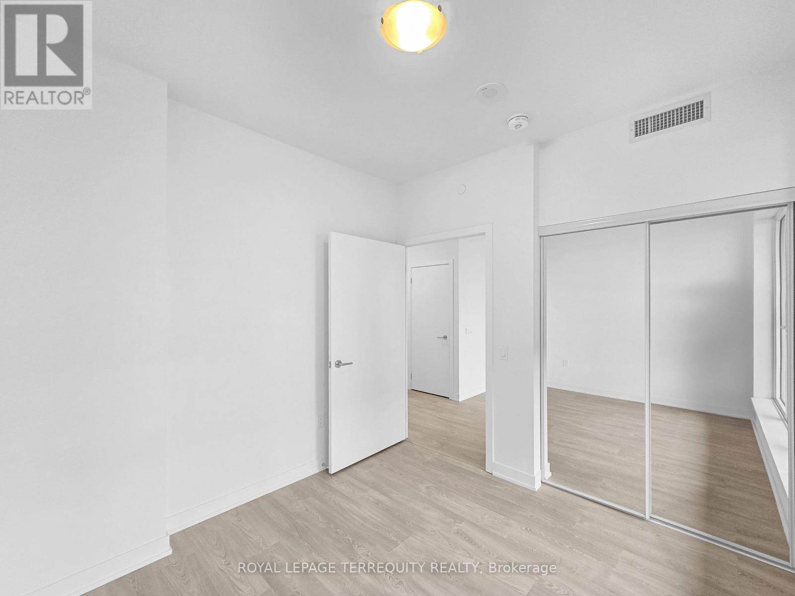 3205 - 1 Quarrington Lane, Toronto, Ontario  M3C 0S4 - Photo 6 - C13052468