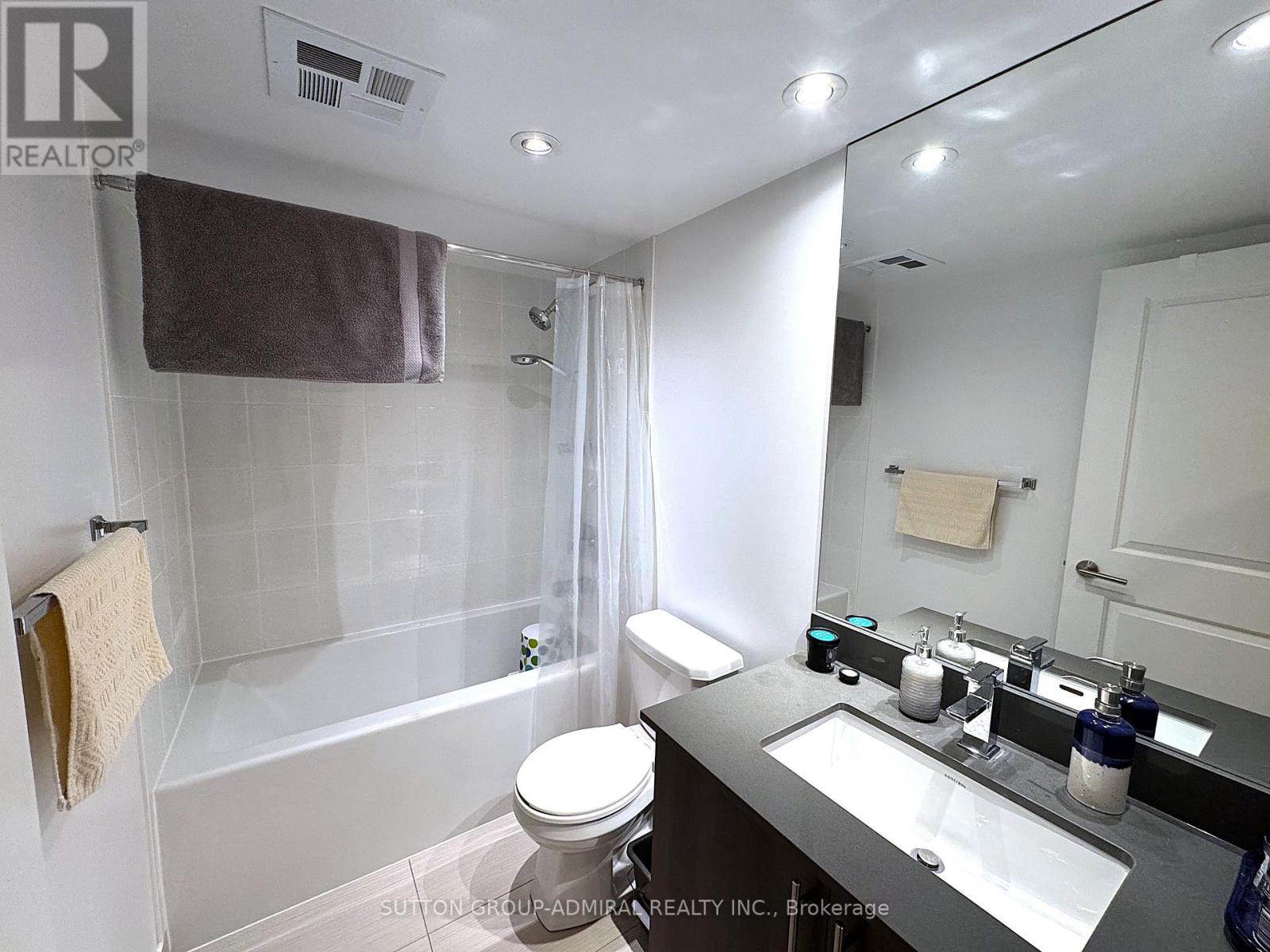 2022 - 400 Adelaide Street E, Toronto, Ontario  M5A 4S3 - Photo 25 - C13052484