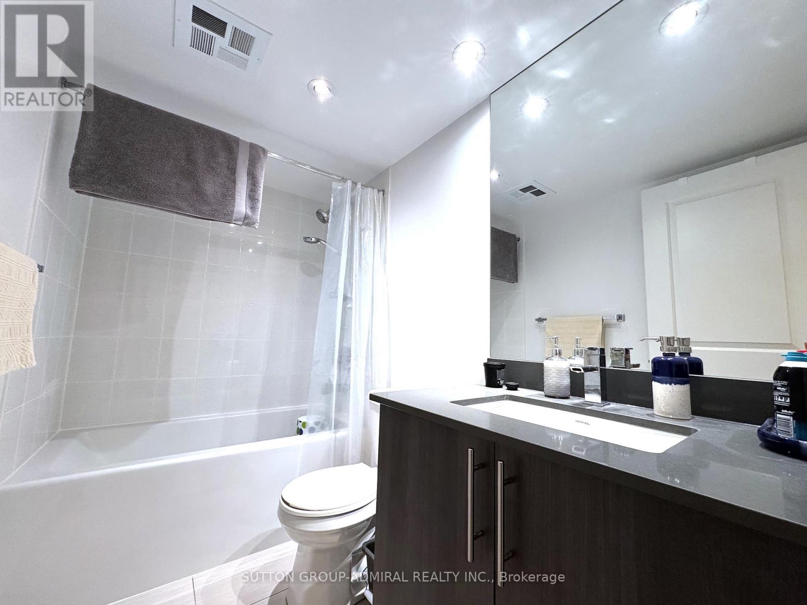 2022 - 400 Adelaide Street E, Toronto, Ontario  M5A 4S3 - Photo 26 - C13052484