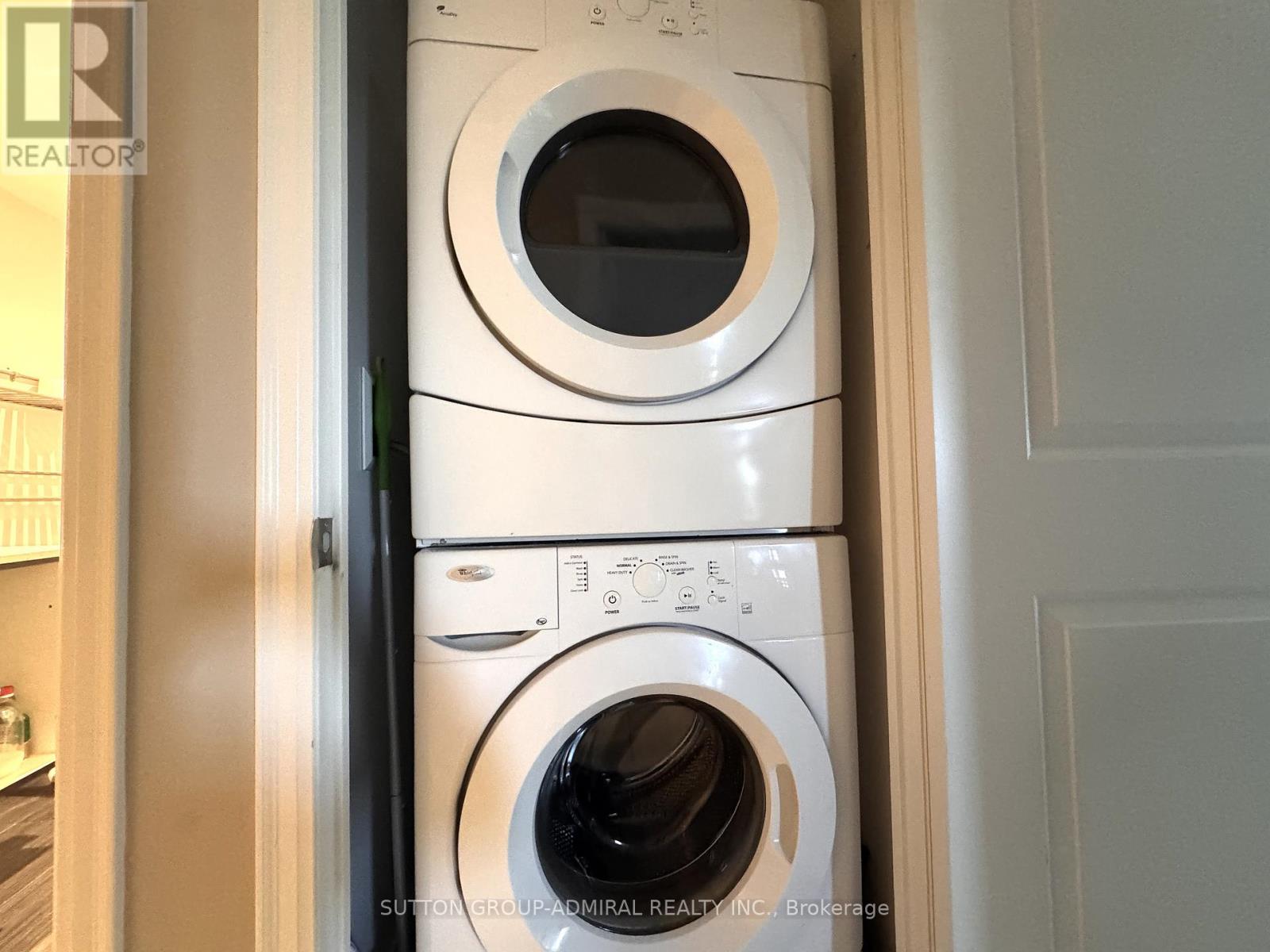 2022 - 400 Adelaide Street E, Toronto, Ontario  M5A 4S3 - Photo 34 - C13052484