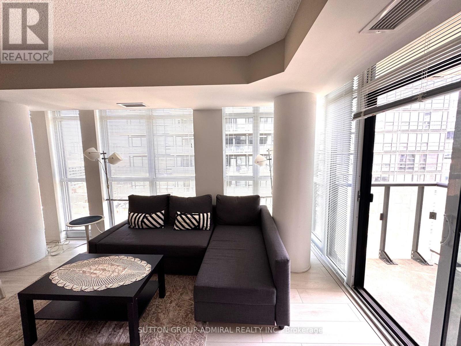 2022 - 400 Adelaide Street E, Toronto, Ontario  M5A 4S3 - Photo 4 - C13052484