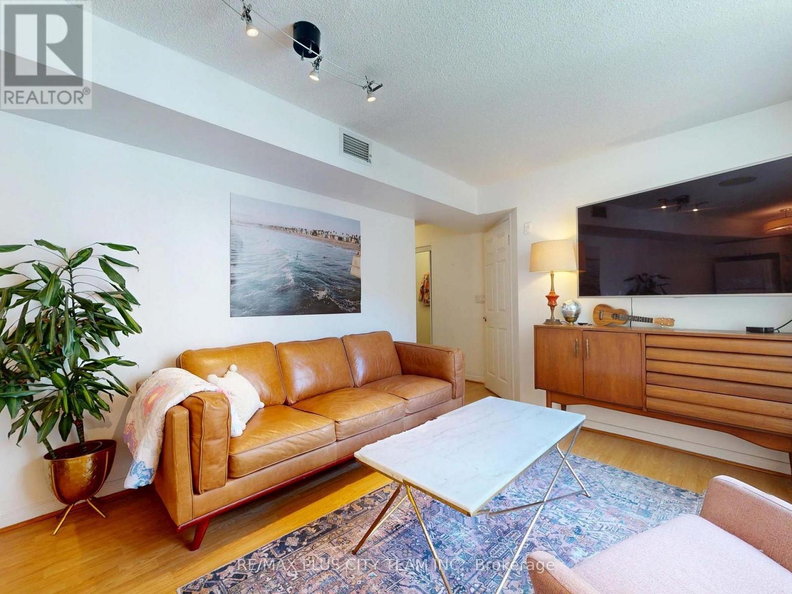 721 - 109 Front Street E, Toronto, Ontario  M5A 4P7 - Photo 2 - C13052560