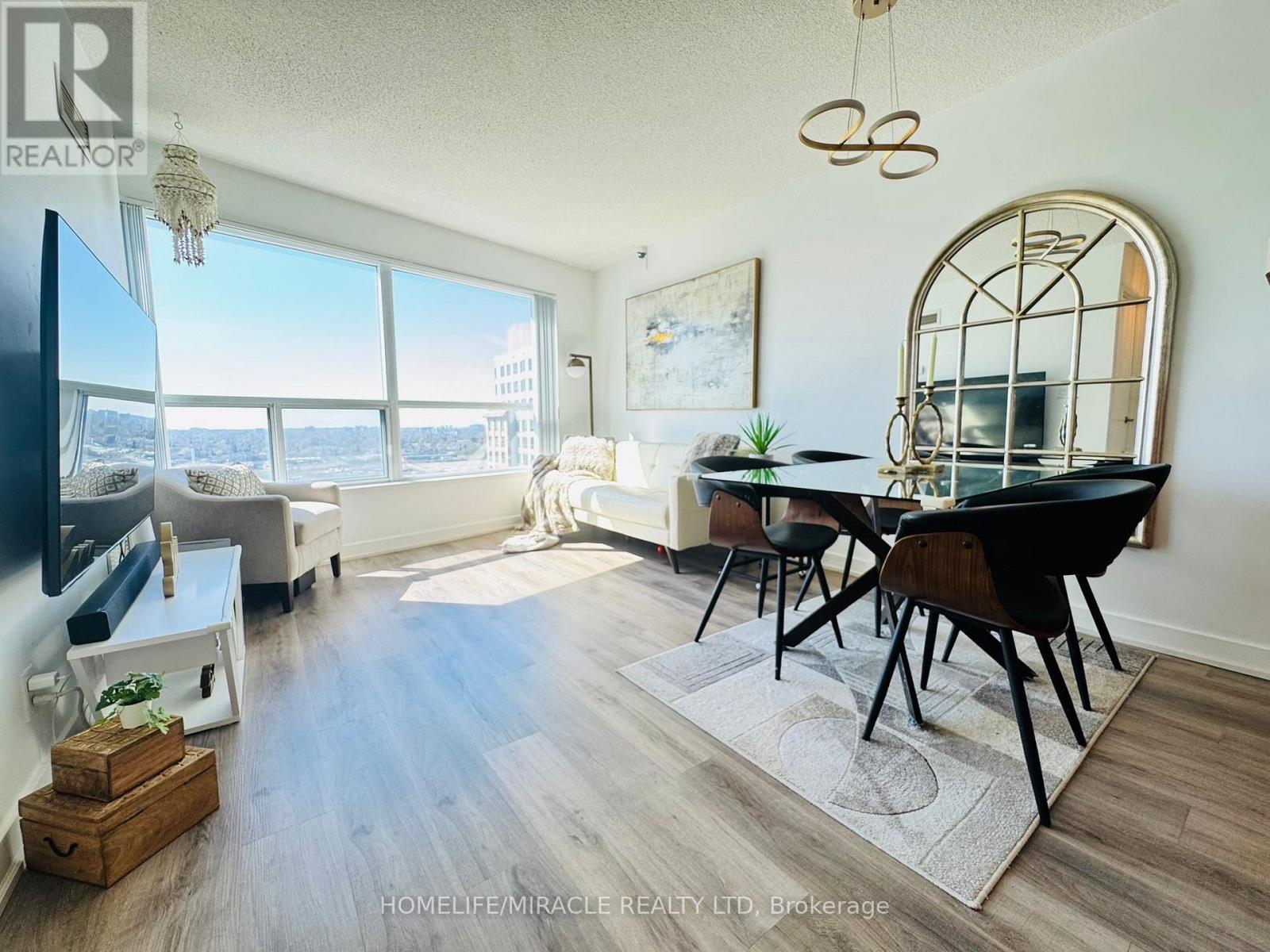 2106 - 36 LEE CENTRE DRIVE, Toronto, Ontario