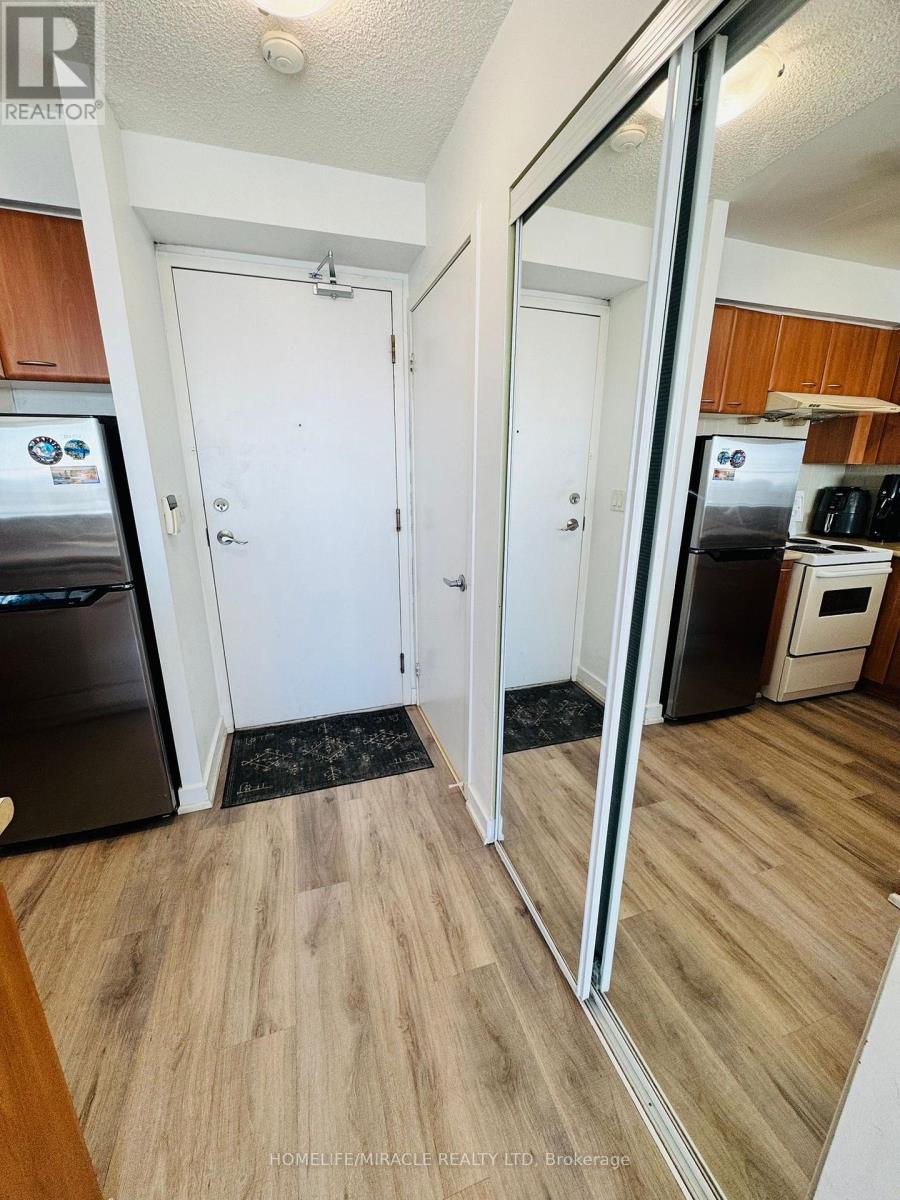 2106 - 36 Lee Centre Drive, Toronto, Ontario  M1H 3K2 - Photo 9 - E13052240