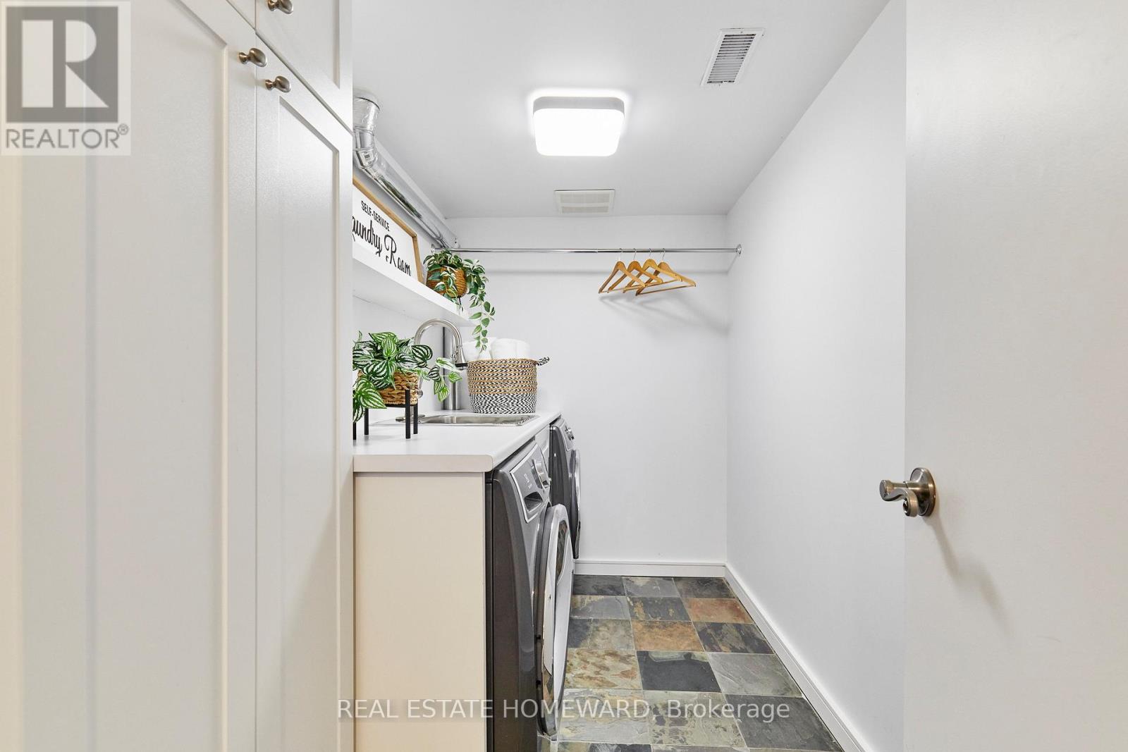 117 Edgewood Avenue, Toronto, Ontario  M4L 3H2 - Photo 35 - E13052348