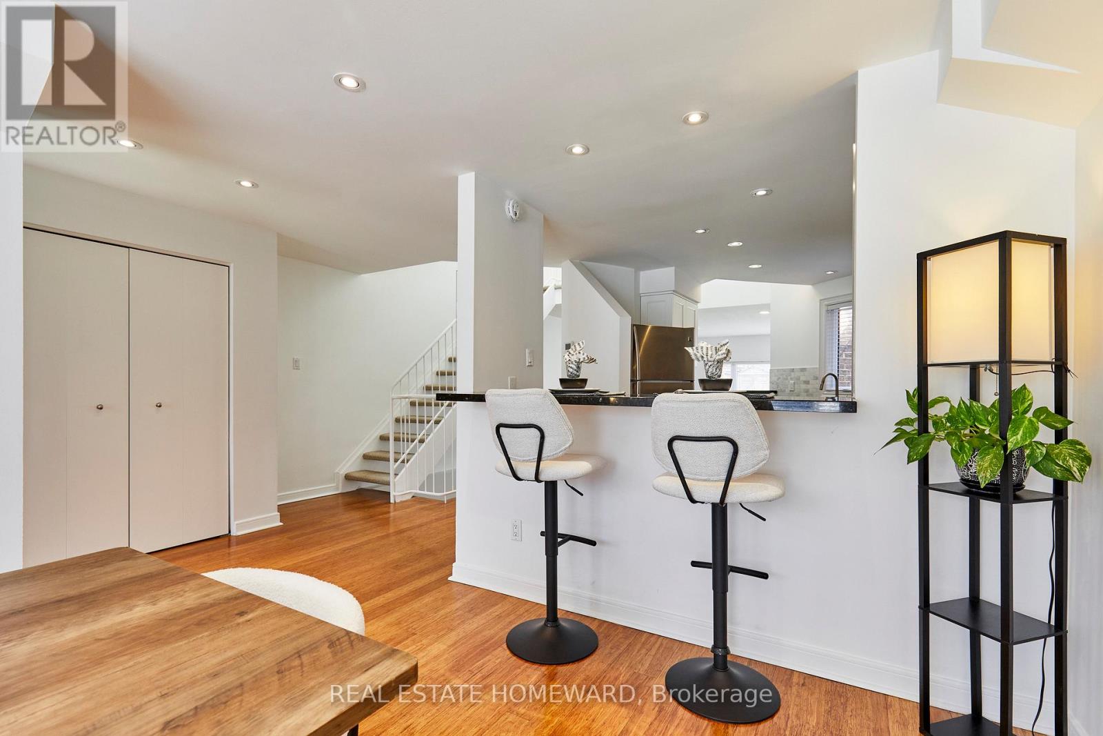 117 Edgewood Avenue, Toronto, Ontario  M4L 3H2 - Photo 5 - E13052348