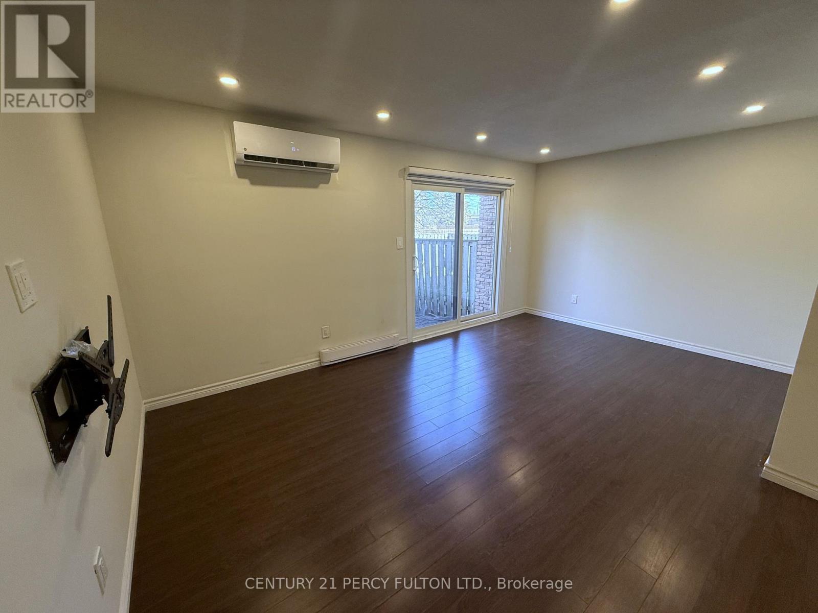 22 - 221 Ormond Drive, Oshawa, Ontario  L1G 6T7 - Photo 4 - E13052394