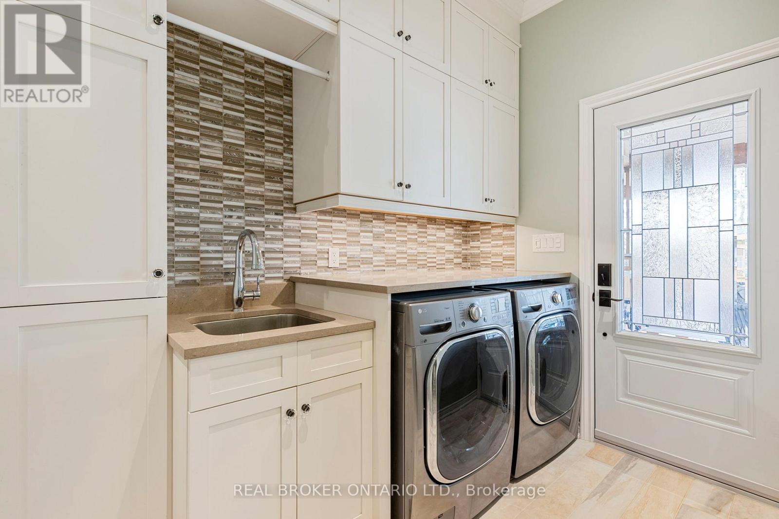 100 Colonel Wayling Boulevard, East Gwillimbury (Sharon), Ontario  L0G 1V0 - Photo 15 - N13052232