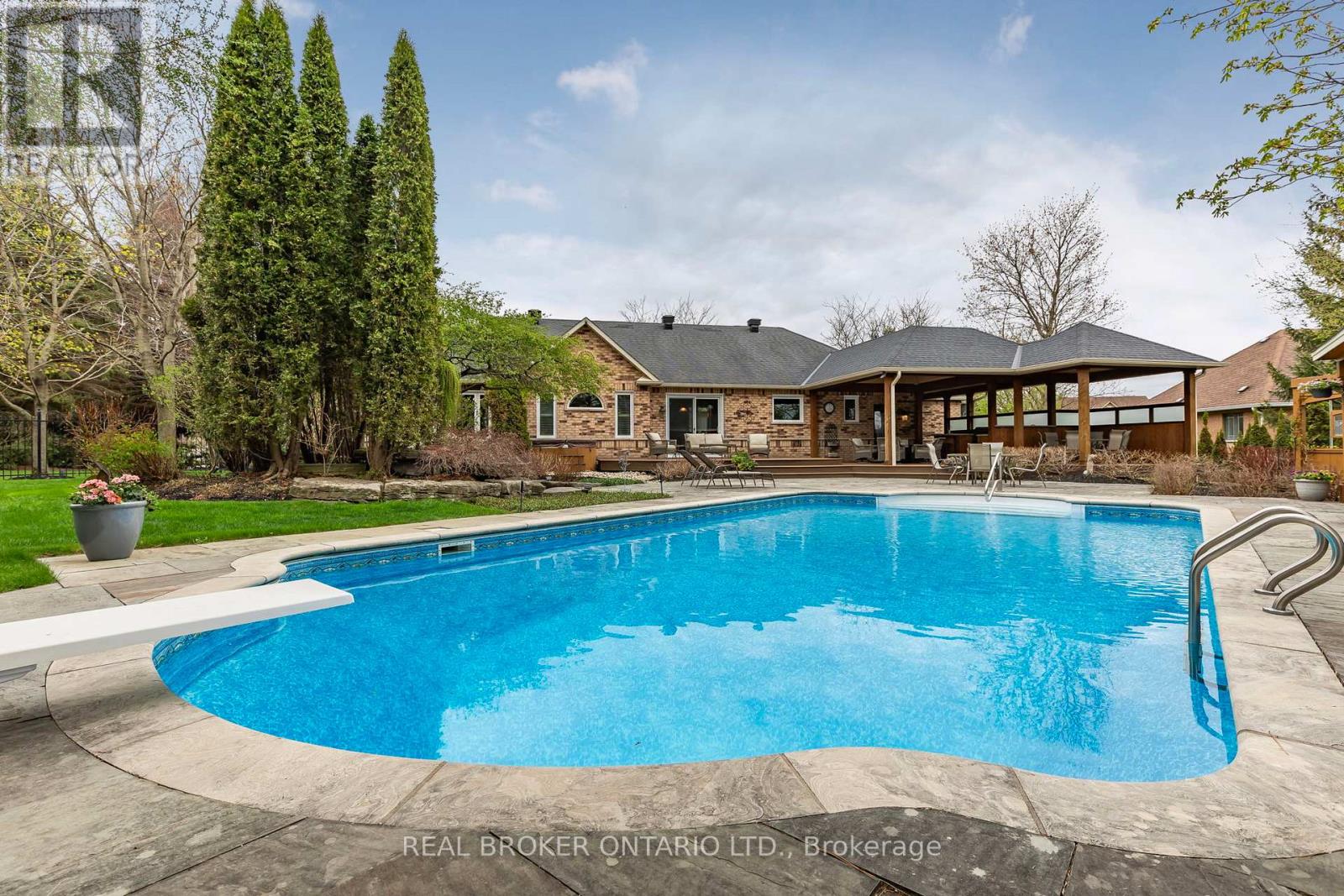 100 Colonel Wayling Boulevard, East Gwillimbury (Sharon), Ontario  L0G 1V0 - Photo 35 - N13052232