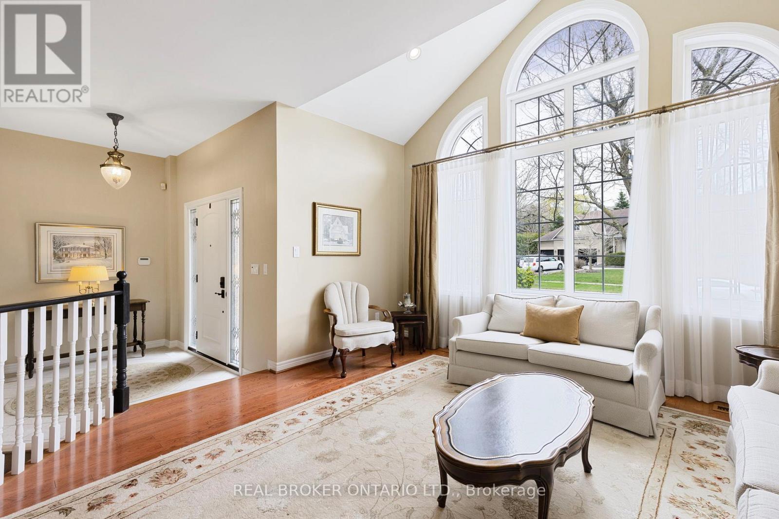 100 Colonel Wayling Boulevard, East Gwillimbury (Sharon), Ontario  L0G 1V0 - Photo 4 - N13052232