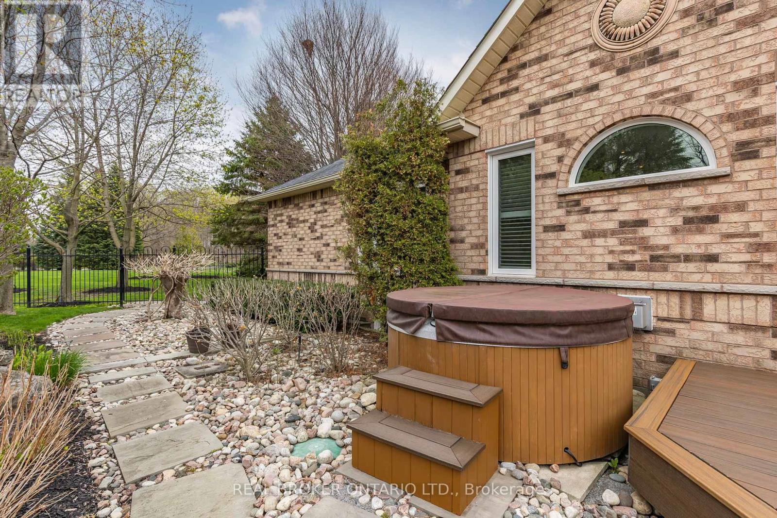 100 Colonel Wayling Boulevard, East Gwillimbury (Sharon), Ontario  L0G 1V0 - Photo 41 - N13052232