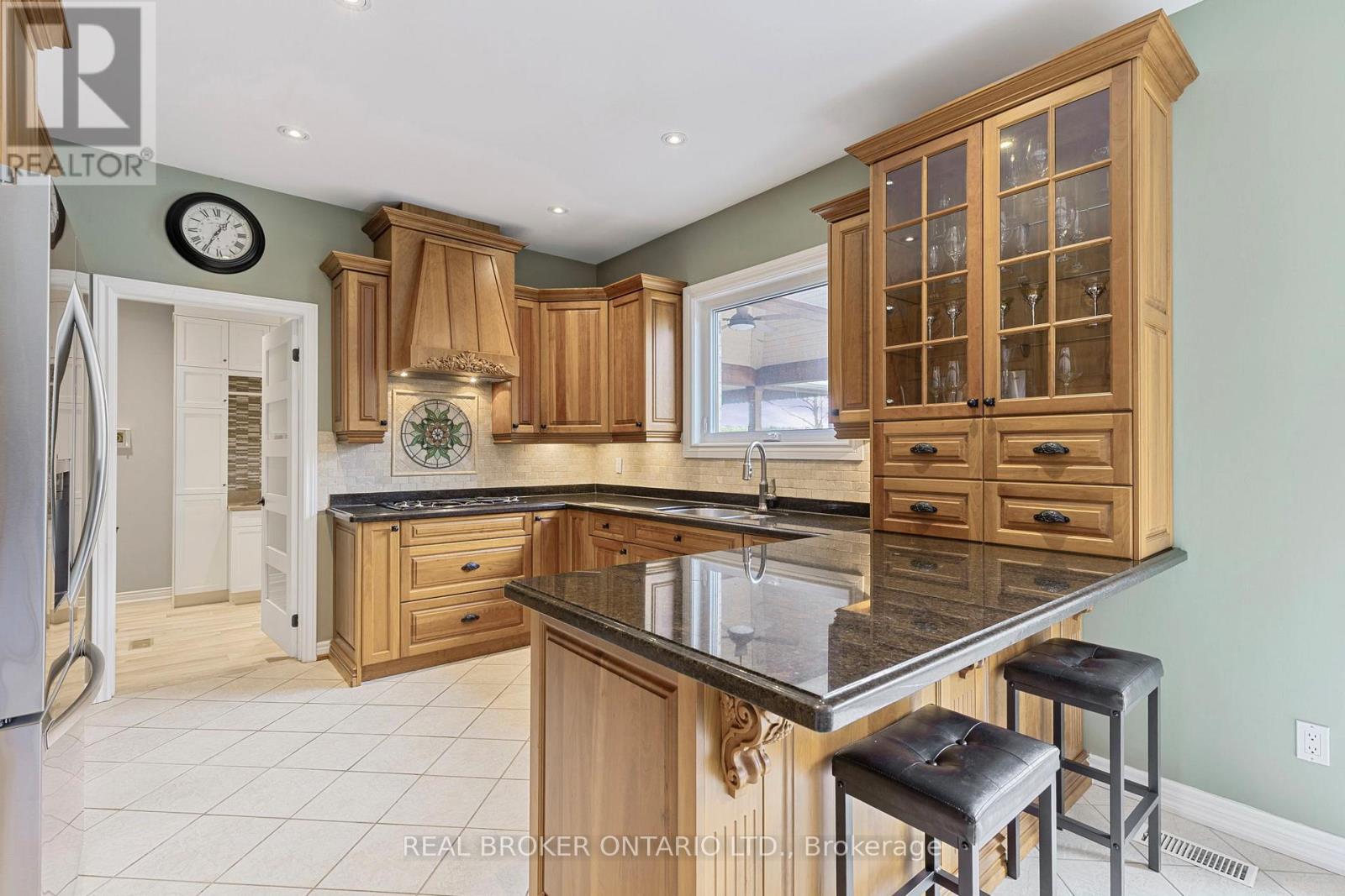 100 Colonel Wayling Boulevard, East Gwillimbury (Sharon), Ontario  L0G 1V0 - Photo 8 - N13052232