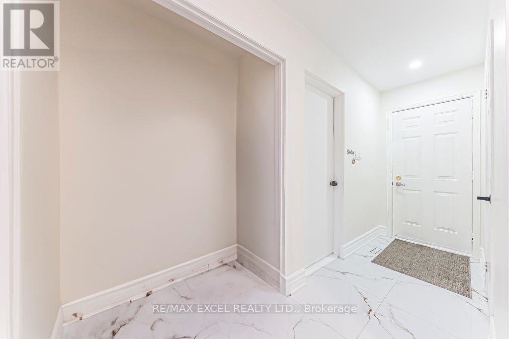 311 Conley Street, Vaughan (Lakeview Estates), Ontario  L4J 2Z3 - Photo 4 - N13052288