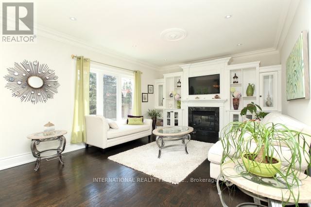 7 Elderwood Drive, Richmond Hill (Bayview Hill), Ontario  L4B 2X3 - Photo 5 - N13052564