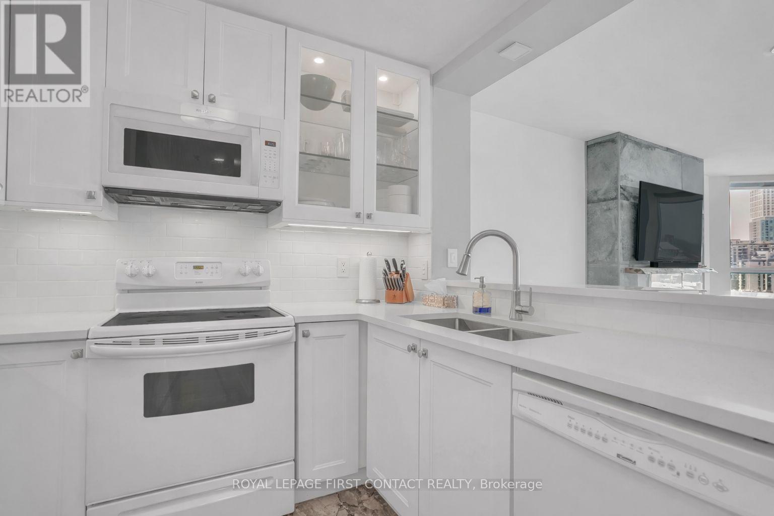 605 - 140 Dunlop Street E, Barrie (City Centre), Ontario  L4M 6H9 - Photo 4 - S13052298